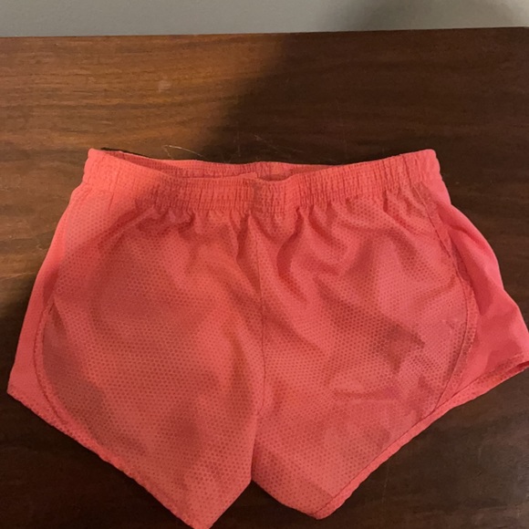 3 pairs of Nike shorts - Picture 4 of 7